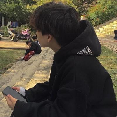 广州帅哥网红吃瓜图片