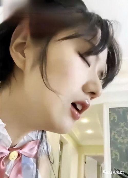 网红憨憨倩吃瓜视频